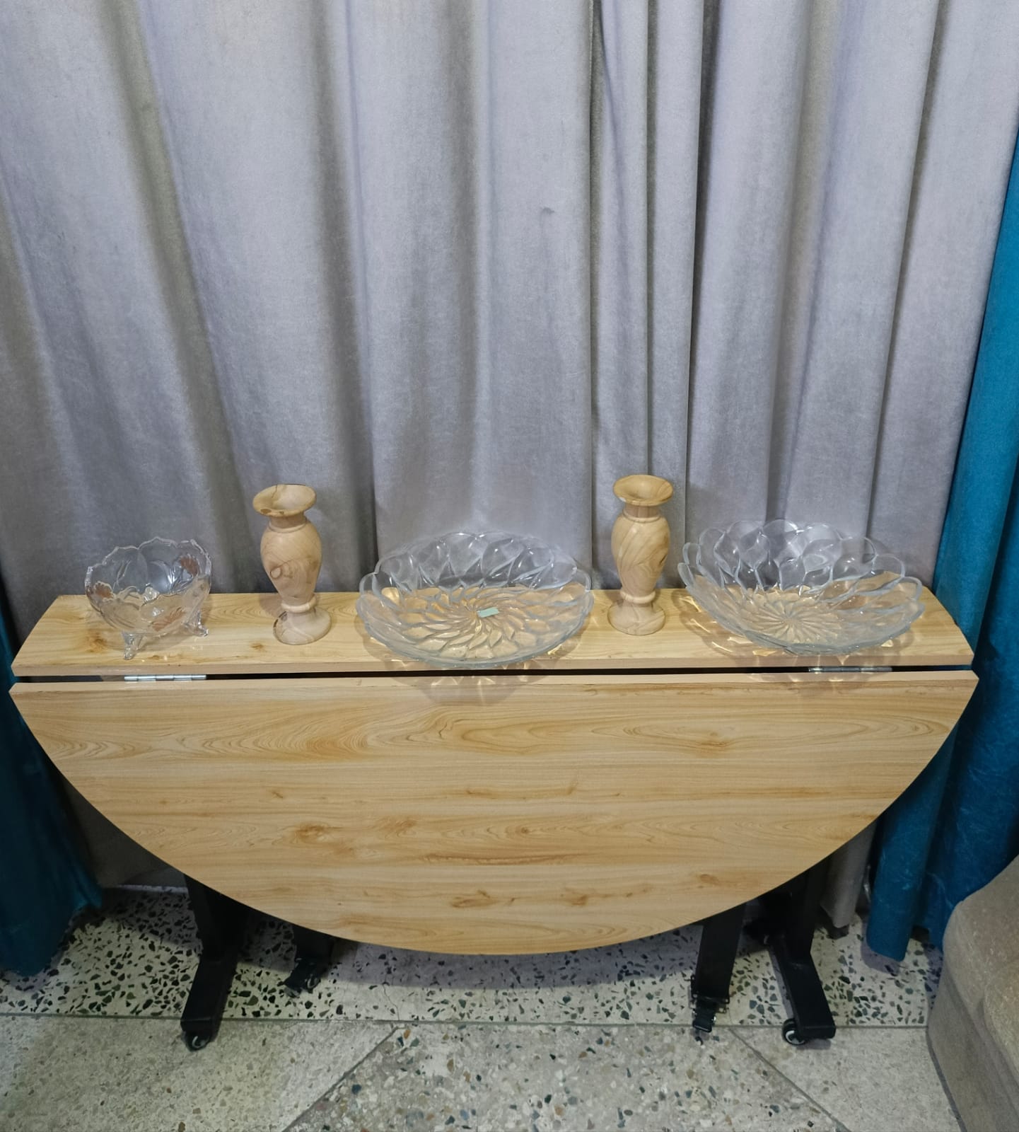 Foldable Round Table