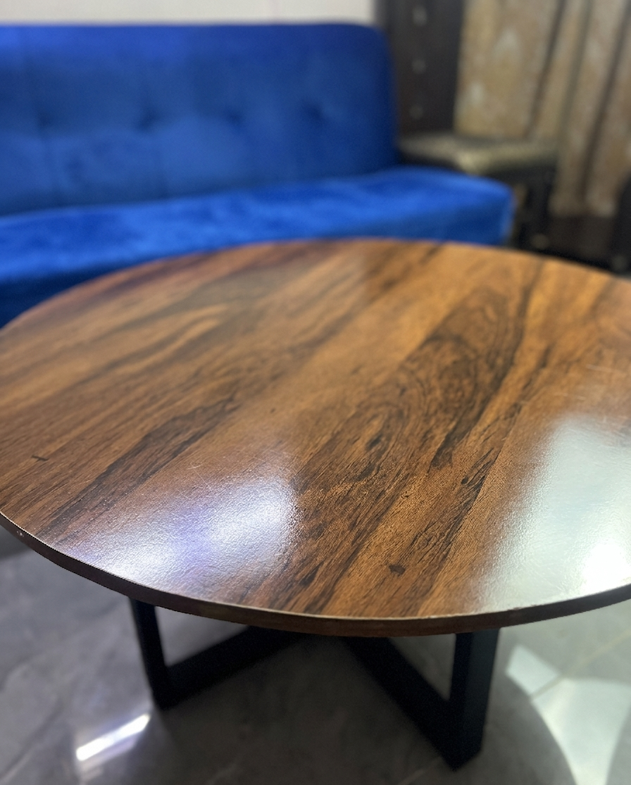 Round center table brown